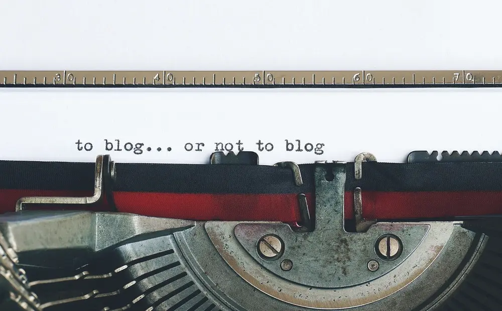 Typewriter decision on blogging to make money online